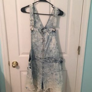 Acid washed denim short overalls